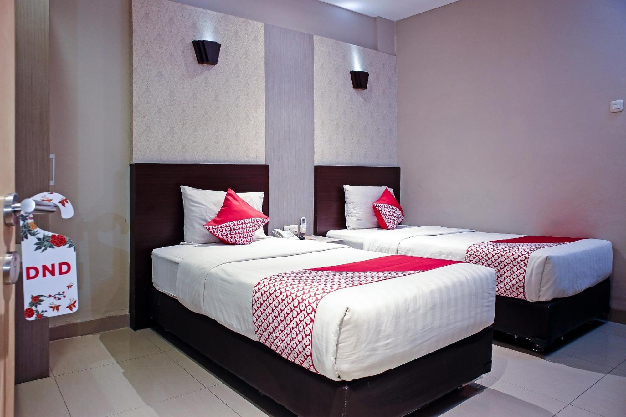 Oyo 1009 Hotel Bumi Malaya Medan Ngoại thất bức ảnh